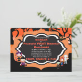 Carte de fête d'anniversaire de l'enfant (Debout devant)