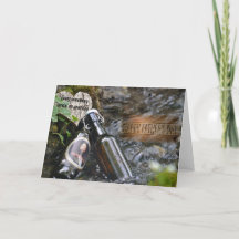 Carte de fête des pères avec bouteilles de bière d