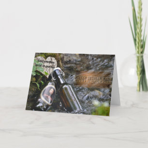 Carte de fête des pères avec bouteilles de bière d