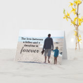 Carte de Fête des pères de la petite fille de papa (Fleur jaune)