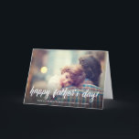 Carte de Fête des pères de script de brosse<br><div class="desc">Carte photo de Fête des pères moderne avec une belle police de caractères et une photo à fond.</div>