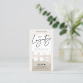 Carte De Fidélité Boho Arch Neutrals Beige Monogramme Beauté Salon (Debout devant)