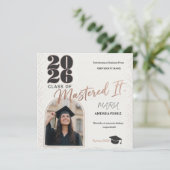 carte de fin d'études moderne 2026 (Debout devant)