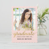 Carte de graduation de couleur modifiable de scrip (Debout devant)
