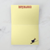 Carte de Halloween de sorcière de pingouin drôle (Intérieur)
