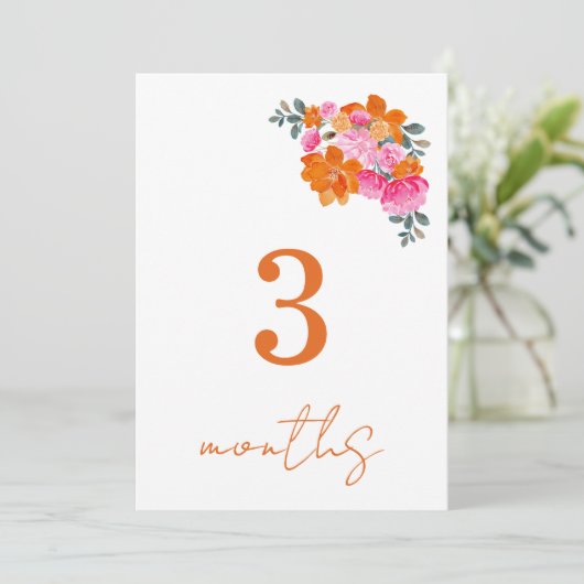 Carte de jalons mensuels pour bébé de 3 mois Rose  (Debout devant)