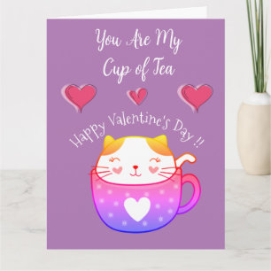 Carte de la Saint-Valentin avec un chat dans une t