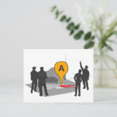 Carte de la scène du crime avec la police et le pl (Debout devant)