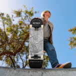 Carte de la ville de Detroit, Michigan Skateboard<br><div class="desc">Une carte unique de la belle ville de Detroit,  Michigan. Ce skateboard présente une carte de la ville à l'intérieur d'une frontière noire en haut et en bas. Une façon amusante de représenter la ville que vous aimez et habitez!</div>