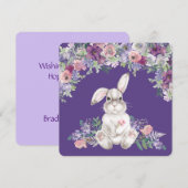 Carte de lapin de Pâques assis dans les fleurs  (Devant / Derrière)