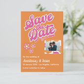Carte de mariage rétro rose et orange "Save the Da (Debout devant)