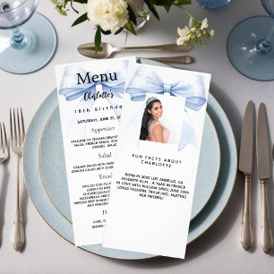 Carte de menu d'anniversaire avec ruban bleu