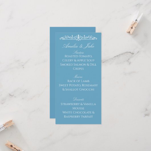 Carte de menu de mariage bleu Régence (Devant/Arrière en situation)
