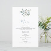 Carte de menu mariage floral bleu Dusty (Debout devant)