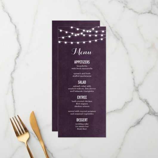 Carte de menu Mariage Plum String Lights (Devant/Arrière en situation)