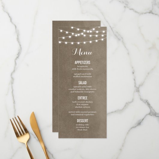 Carte de menu Mariage Taupe String Lights (Devant/Arrière en situation)