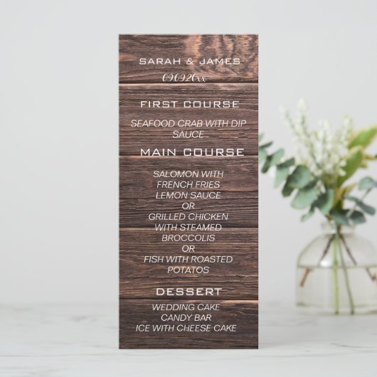 Carte de menu personnalisée Mariage en chêne rusti (Debout devant)