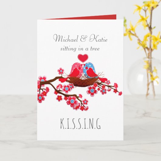 Carte De mignons Inséparables assis dans un arbre Saint (Fleur jaune)