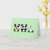 Carte De mignons petits pandas sur un blanc vert (Fleur jaune)