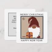 Carte de Noël avec un gnome de Noël mignon dans de (Devant / Derrière)