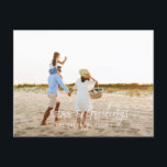 Carte de Noël de Noël de la plage de photos minima<br><div class="desc">design de carte de noël élégant avec mélange tendance de caractères gras et de caractères de script,  espace pour votre photo de choix sur le devant avec graphique de plage et de mer à l'envers</div>