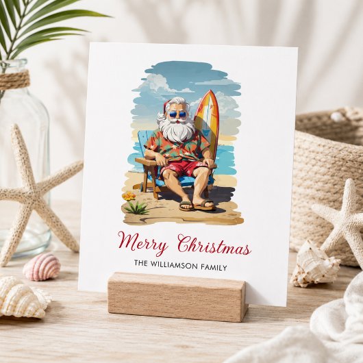 Carte de Noël de plage avec Santa surfeur