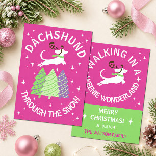 Carte de Noël drôle de dachshund à travers la neig