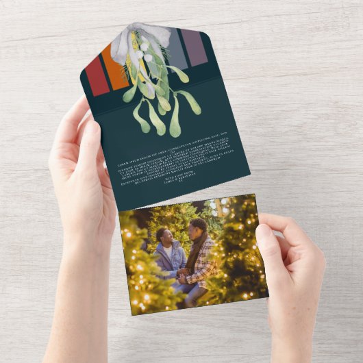 Carte de Noël élégante Mistletoe Gay Rainbow (Déchirure)