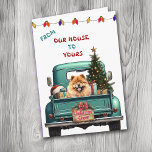 Carte de Noël Golden Retriever Retro Farm Truck<br><div class="desc">Un pick-up bleu turquoise porte un arbre de Noël décoré et des paquets cadeaux sur le devant de cette jolie carte de Noël. Un beau chien de Chow Chow regarde depuis la hayon arrière. Un panneau en bois rustique sur le pare-chocs arrière dit "Cheer de Noël". En haut de la...</div>