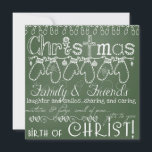 Carte de Noël Green Chalkboard<br><div class="desc">Tout est joyeux sur notre carte de carré de Noël Green Chalkboard Photo avec du texte blanc sur un arrière - plan de tableau vert avec un chapelet de mitaines, des lumières d'arbres, des flocons de neige, des saints, des coeurs et des ornements. Vous pouvez facilement customiser cette carte photo...</div>
