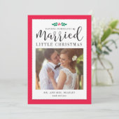 Carte de Noël moderne Mistletoe nouvellement marié (Debout devant)