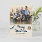 Carte de Noël photo pêche cabane au bord du lac (Debout devant)