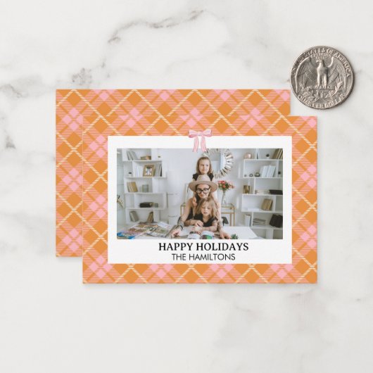 Carte de Noël Pink Orange Plaid Bow (Devant/Arrière en situation)