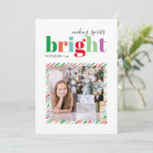 Carte de Noël plate photo pour égayer les esprits (Debout devant)