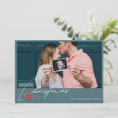 Carte de Noël pour annoncer l'arrivée de bébé pend (Debout devant)
