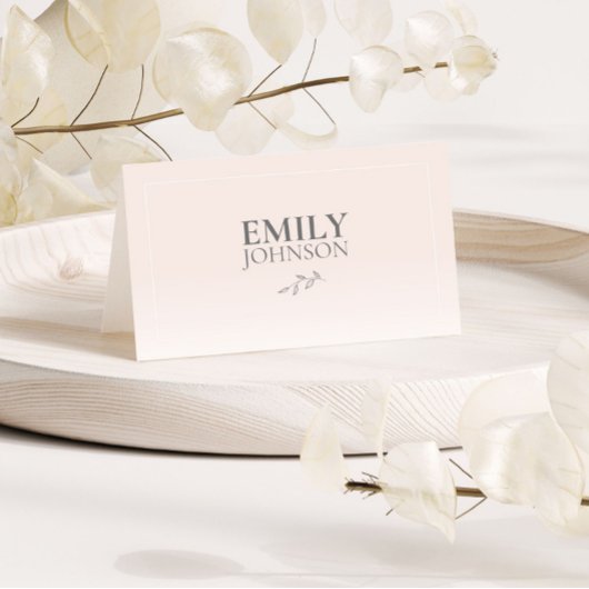 Carte de nom d'invité simple moderne
