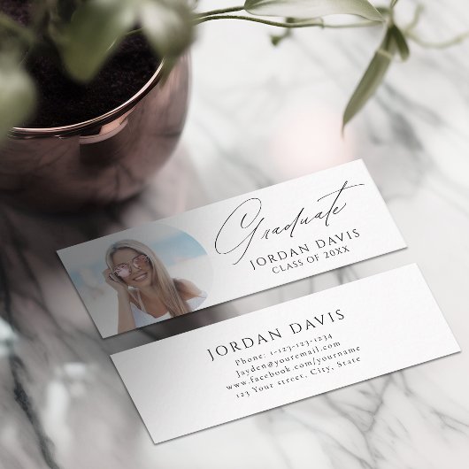 Carte de nom simple élégant Script Photo Graduate