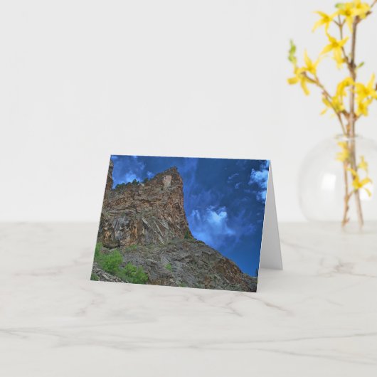 Carte de note de falaises et de nuages (blanc) (Fleur jaune)