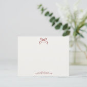 Carte de note de monogramme à nœud rouge dessiné à (Debout devant)