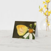 Carte de note orange somnolente de papillon (Fleur jaune)