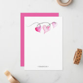 Carte de note rose personnalisée Amour et Cœurs (Devant/Arrière en situation)