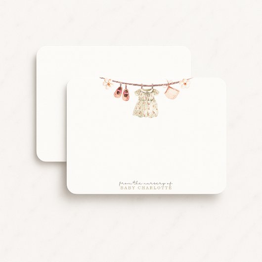 Carte de notes de nursery pour bébé fille sur un f