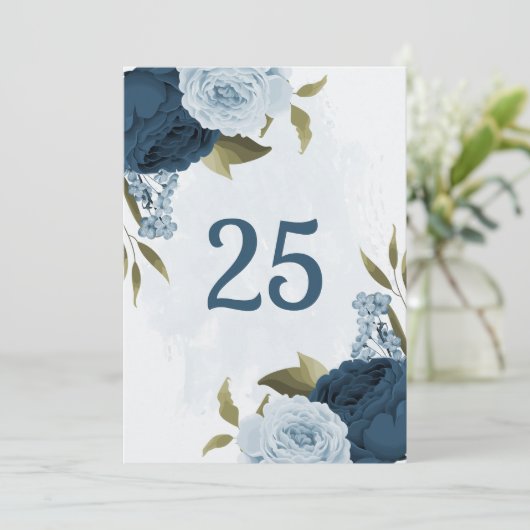 carte de numéro de table à fleurs bleu marine bleu (Debout devant)