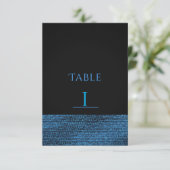 Carte de numéro de table à paillettes Moderne Glam (Debout devant)