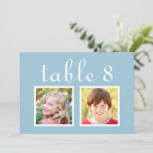 Carte de Numéro de Table avec Photo d'Enfance Bleu (Debout devant)
