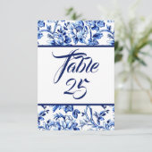 Carte de numéro de table Blue & White Floral Toile (Debout devant)