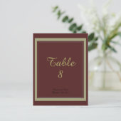 Carte de numéro de table bordeaux et or (Debout devant)