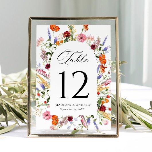 Carte de numéro de table de mariage avec arche de