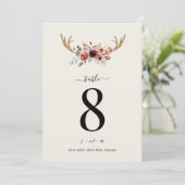 Carte de numéro de table de mariage avec bois de c (Debout devant)