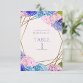 Carte de numéro de table de mariage avec fleurs d' (Debout devant)